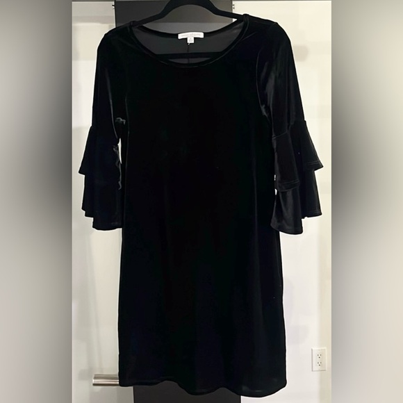 Green Envelope Black Crushed Velvet Tiered Bell Sleeve Shift Dress Small - Picture 2 of 3